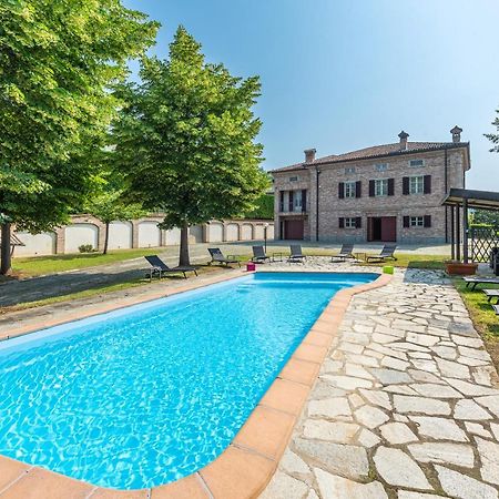 Villa Cornelia , Entire Villa With Private Pool Корнеліано-д'Альба Екстер'єр фото