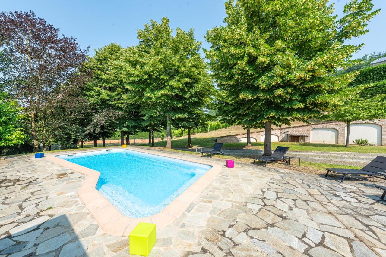 Villa Cornelia , Entire Villa With Private Pool Корнеліано-д'Альба Екстер'єр фото